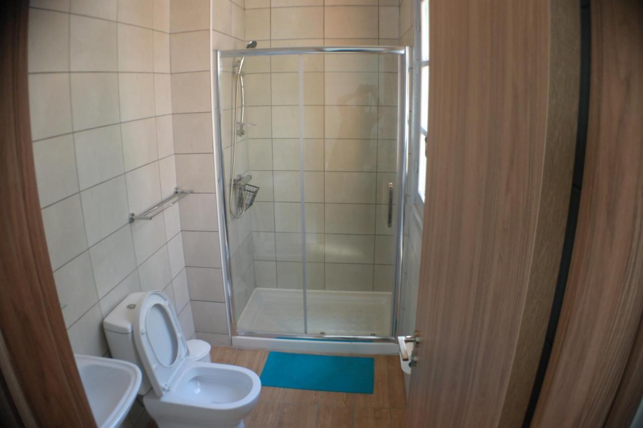 Harrys Inn Guesthouse Larnaca Ngoại thất bức ảnh